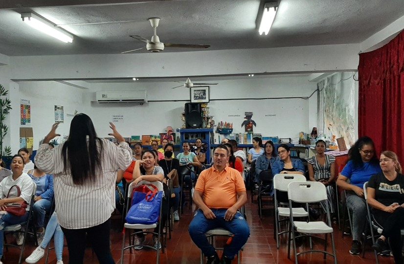 Con el programa Escuela para Padres, llegamos a la Escuela Puerto Rico, donde compartimos el asombroso «Botiquín de las Emociones».