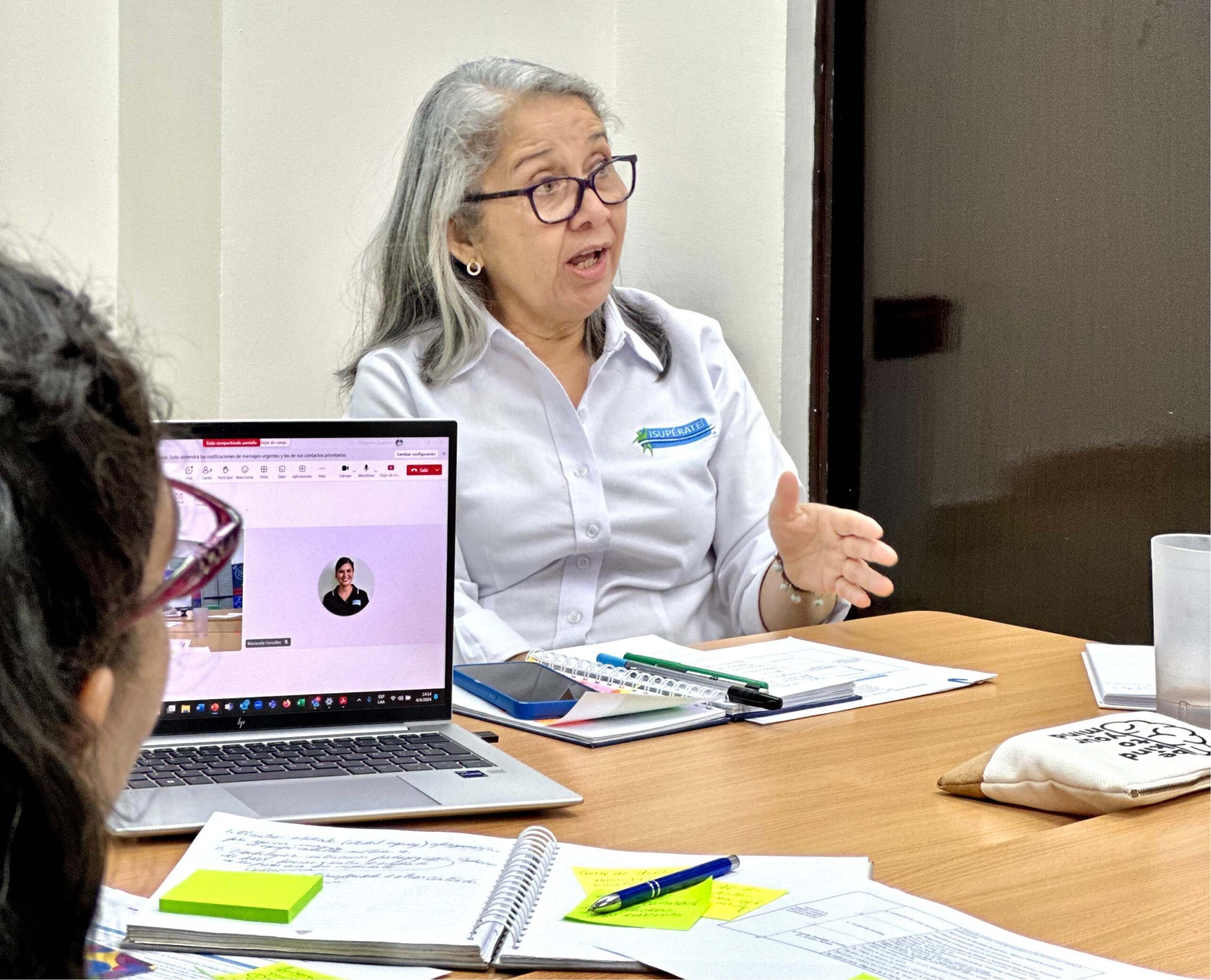 Dra. Irene Flores, Directora Académica Institucional del Programa Empresarial ¡Supérate!, nos visita desde El Salvador
