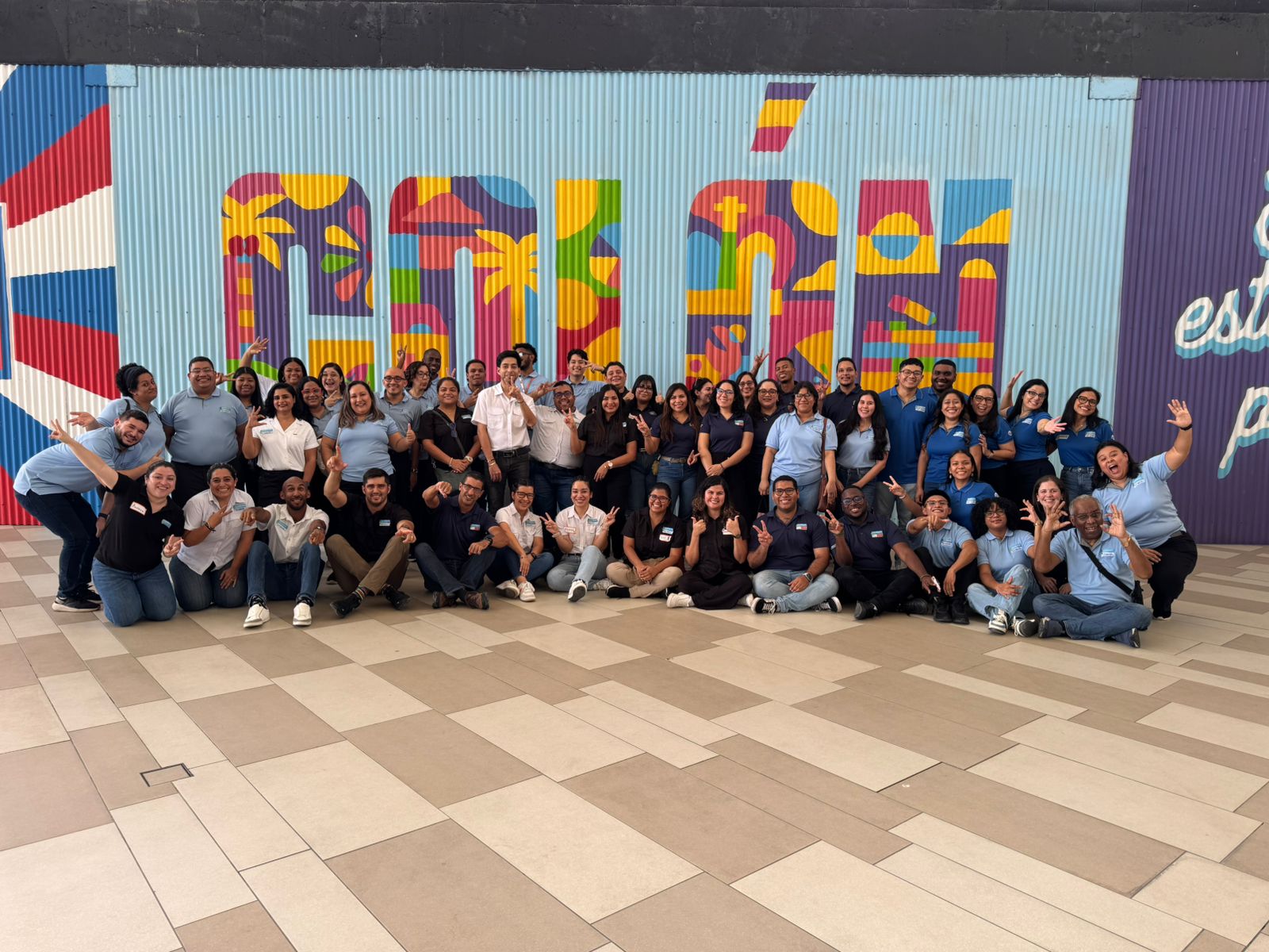 Docentes del Programa ¡Supérate! se Reúnen en Encuentro Teachers Without Frontiers