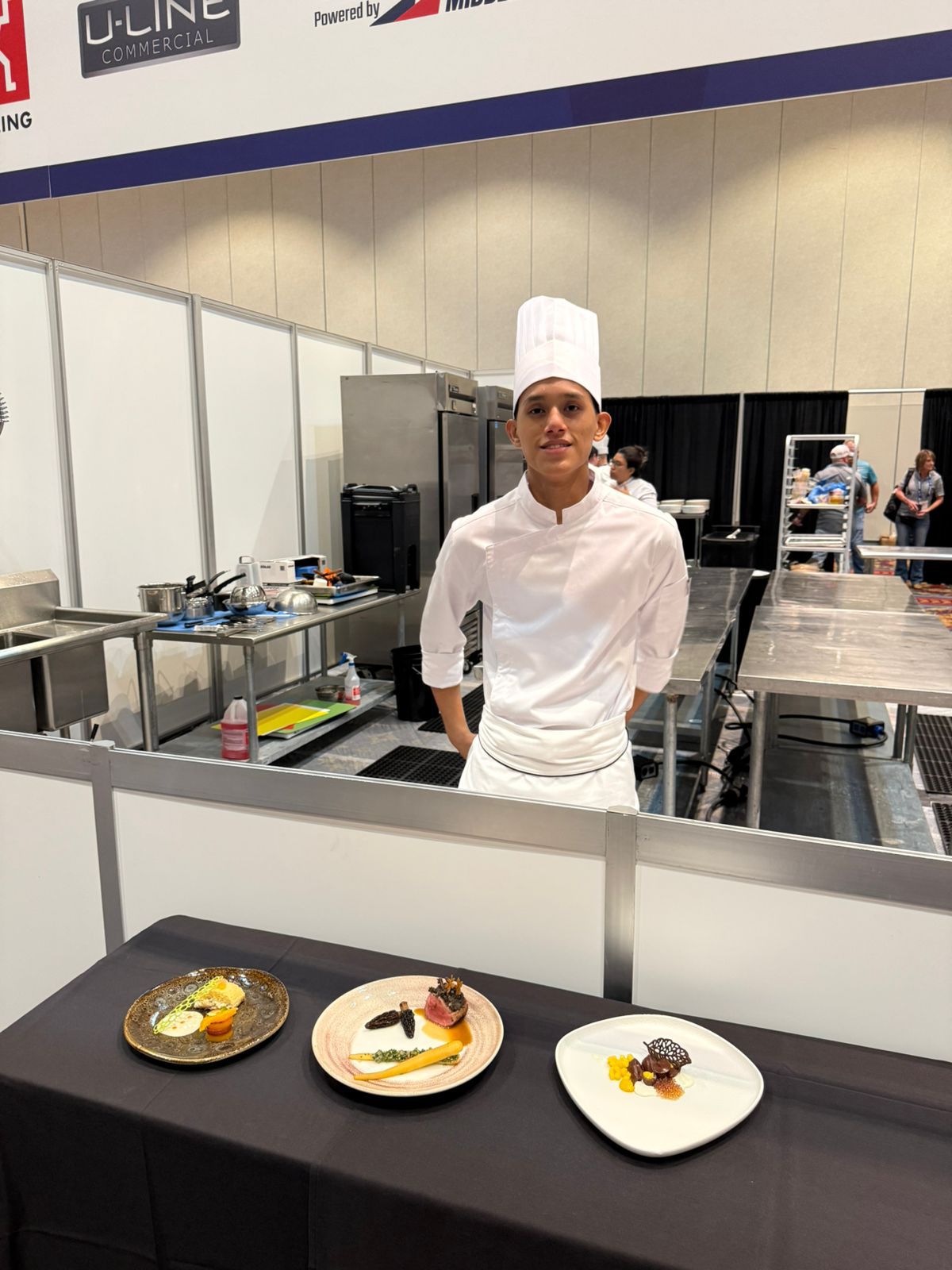 Talento JUPÁ-ITSE cruzó fronteras: Estudiantes Omar Delgado y Elisa Calvo compiten en la Global Team Challenge, celebrada en Las Vegas, EE.UU. 