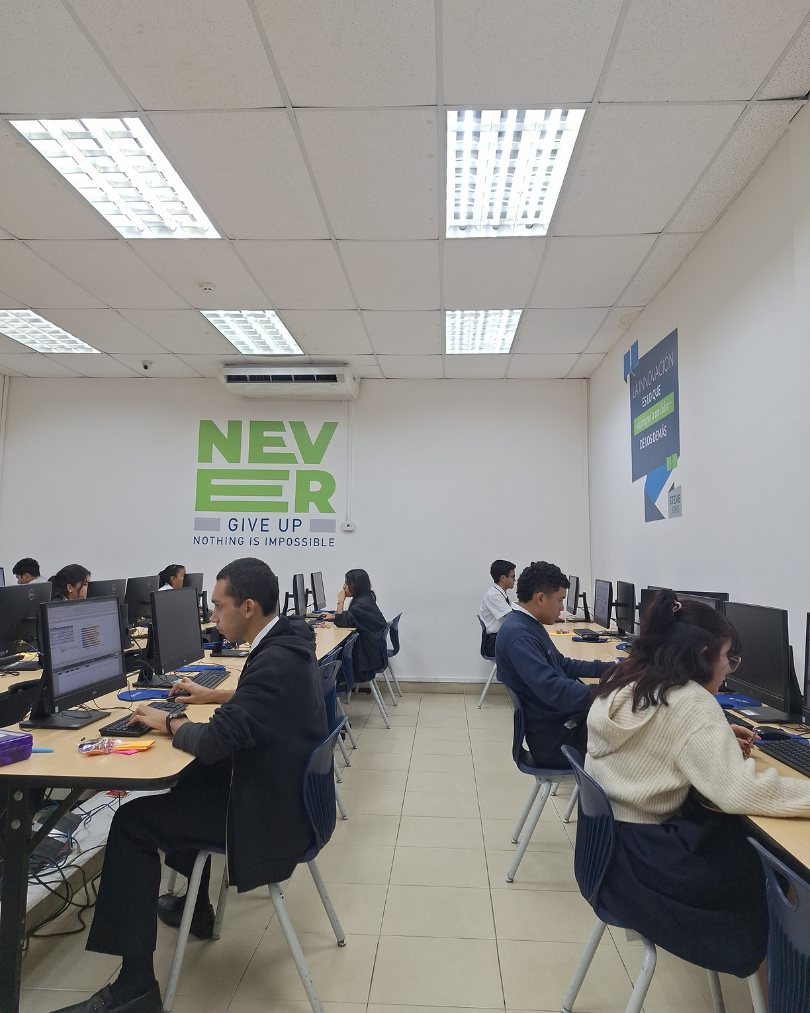 Jóvenes del Centro ¡Supérate! JUPÁ se certifican oficialmente en Microsoft Excel